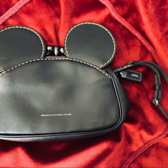 COACH X DISNEY MICKEY KISSLOCK WRISTLET/CLUTCH ❤️LIMITED EDITION ❤️Mint cond… - Picture 2 of 10